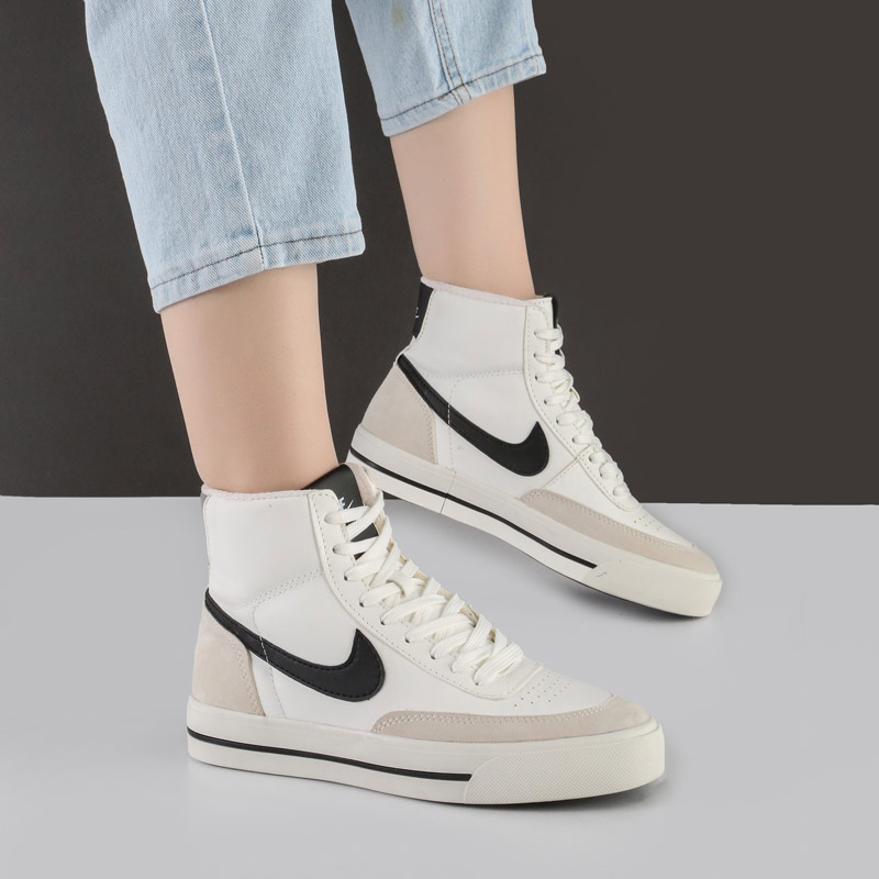15-9.jpg کفش و کتانی زنانه مدل نایک نیم ساق رنگ سفید مشکی مدل نایک NIKE کد M570 - Image 1