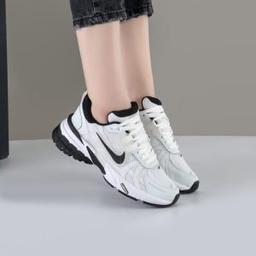 کفش و کتانی زنانه و دخترانه مدل نایک کوشلون NIKE V2K رنگ سفید مشکی کد 41652