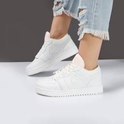 کفش و کتانی زنانه مدل NIKE AIR JORDAN 1 رنگ سفید کد M5812