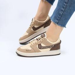 کفش و کتانی زنانه مدل NIKE AIR JORDAN 1 رنگ کرم قهوه ای کد M5819
