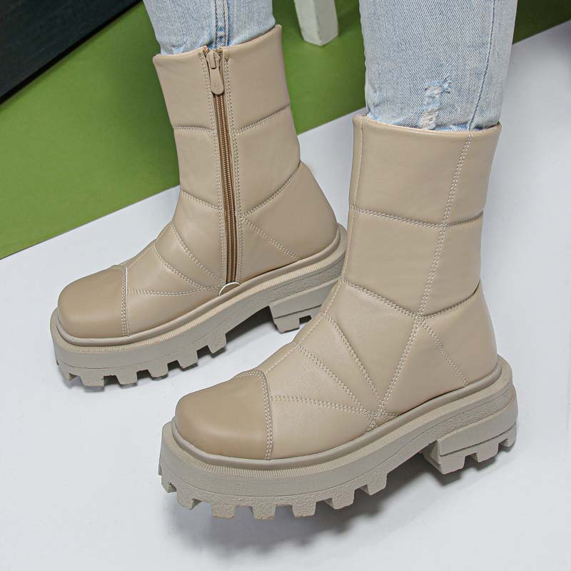 4-4.jpg بوت و نیم بوت زنانه ساق بلند رنگ کرم مدل کاپشنی زیپدار کد 61486 - Image 1