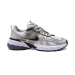 کفش و کتانی زنانه و دخترانه مدل نایک NIKE V2K رنگ سفید طوسی کد 41317