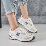 کفش و کتانی زنانه و دخترانه مدل نیوبالانس725  NEW BALANCE رنگ سفید نقره ایی کد 9199