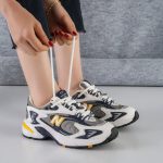 کفش و کتانی زنانه و دخترانه مدل نیوبالانس725  NEW BALANCE رنگ سفید زرد کد 9021 - Image 2