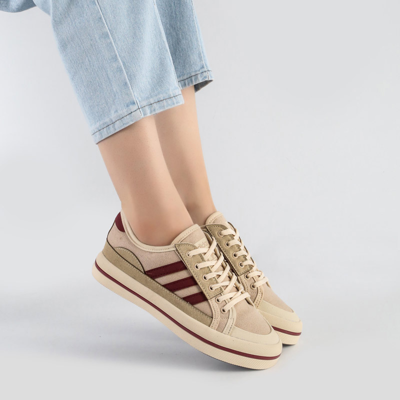 12-3.jpg کفش و کتانی زنانه و دخترانه مدل آدیداس ADIDAS رنگ کرم زرشکی کد F115 - Image 1