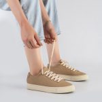 کفش و کتانی زنانه و دخترانه مدل ونس راحتی روزمره رنگ کرم کد F113 - Image 2