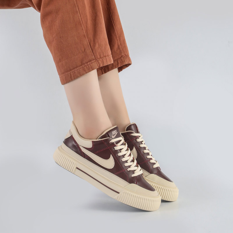 36-2.jpg کفش و کتانی زنانه و دخترانه مدل نایک NIKE رنگ کرم زرشکی کد F102 - Image 1