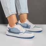 کفش کتانی زنانه و دخترانه مدل نایک NIKE Jordan 1 VOODOO رنگ سفید آبی کد M751 - Image 2