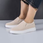 کفش اسپرت و راحتی زنانه و دخترانه بغل کش رنگ کرم کد M976