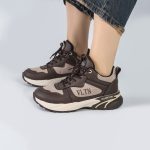 کفش و کتانی زنانه و دخترانه مدل VLTN رنگ قهوه ای کد M980 - Image 2