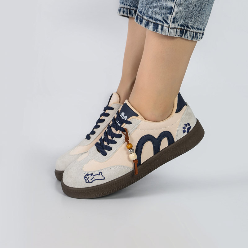 50.jpg کفش اسپرت و راحتی زنانه و دخترانه مدل میو میو MIU رنگ کرم سرمه ای کد M984 - Image 1